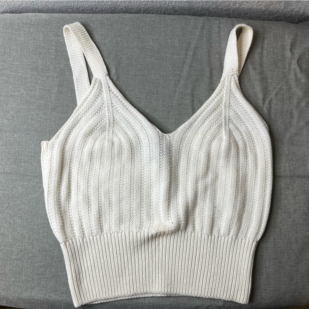 White knitted top